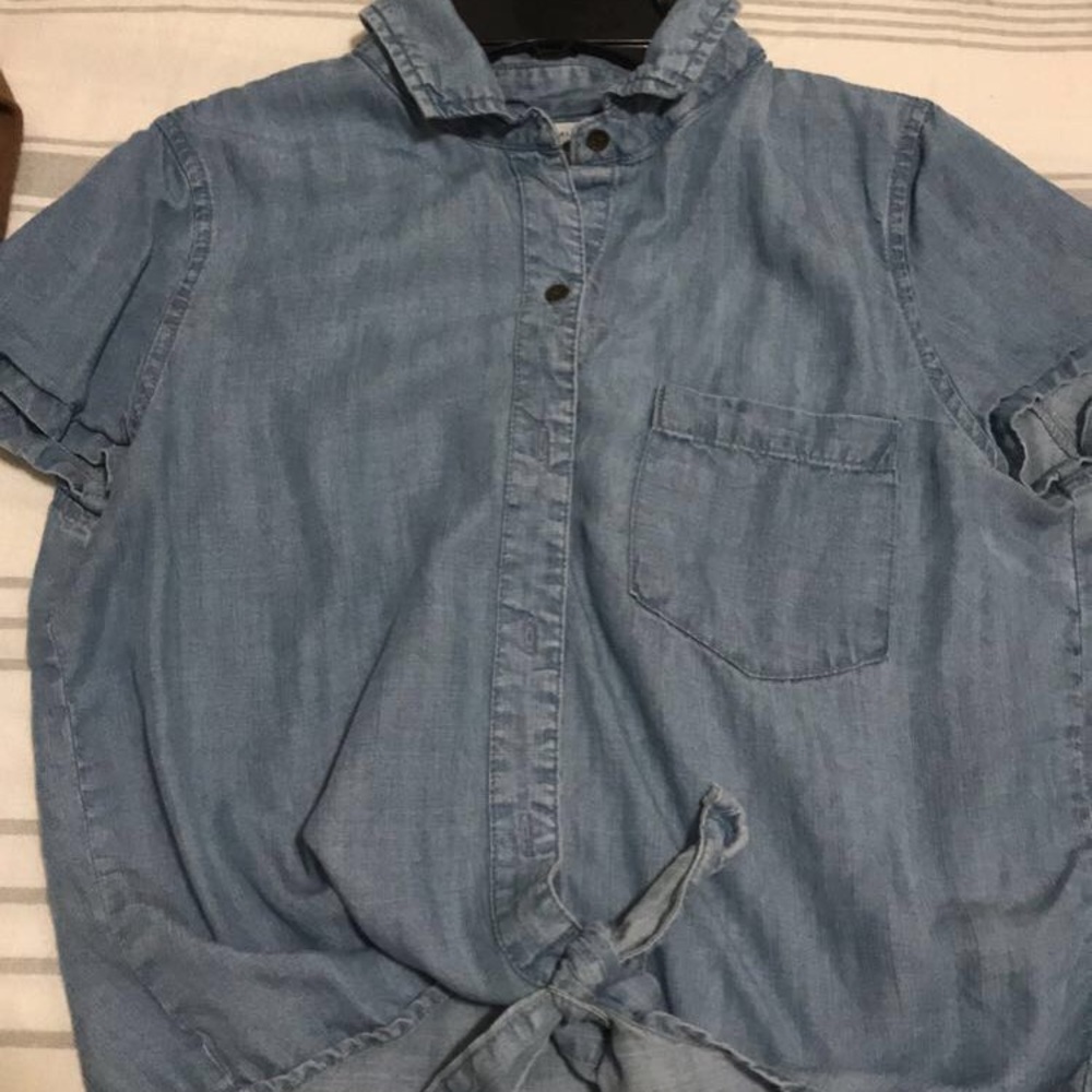 Aeropostal cute button up shirt